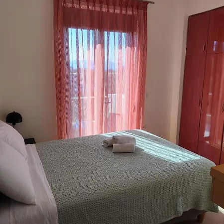 Anastasia Sissy Villa Modhion