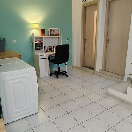 Anastasia Sissy Villa Modhion